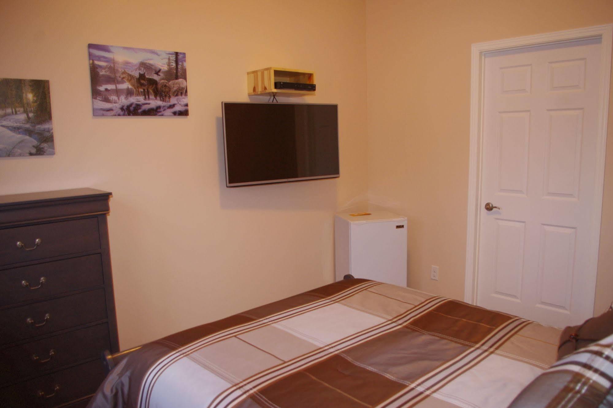 Auberge La Taniere Tadoussac Eksteriør billede